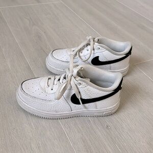 White/Black Nike Air Force One